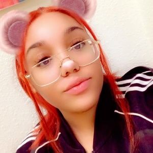 Meet your Posher, Alachia